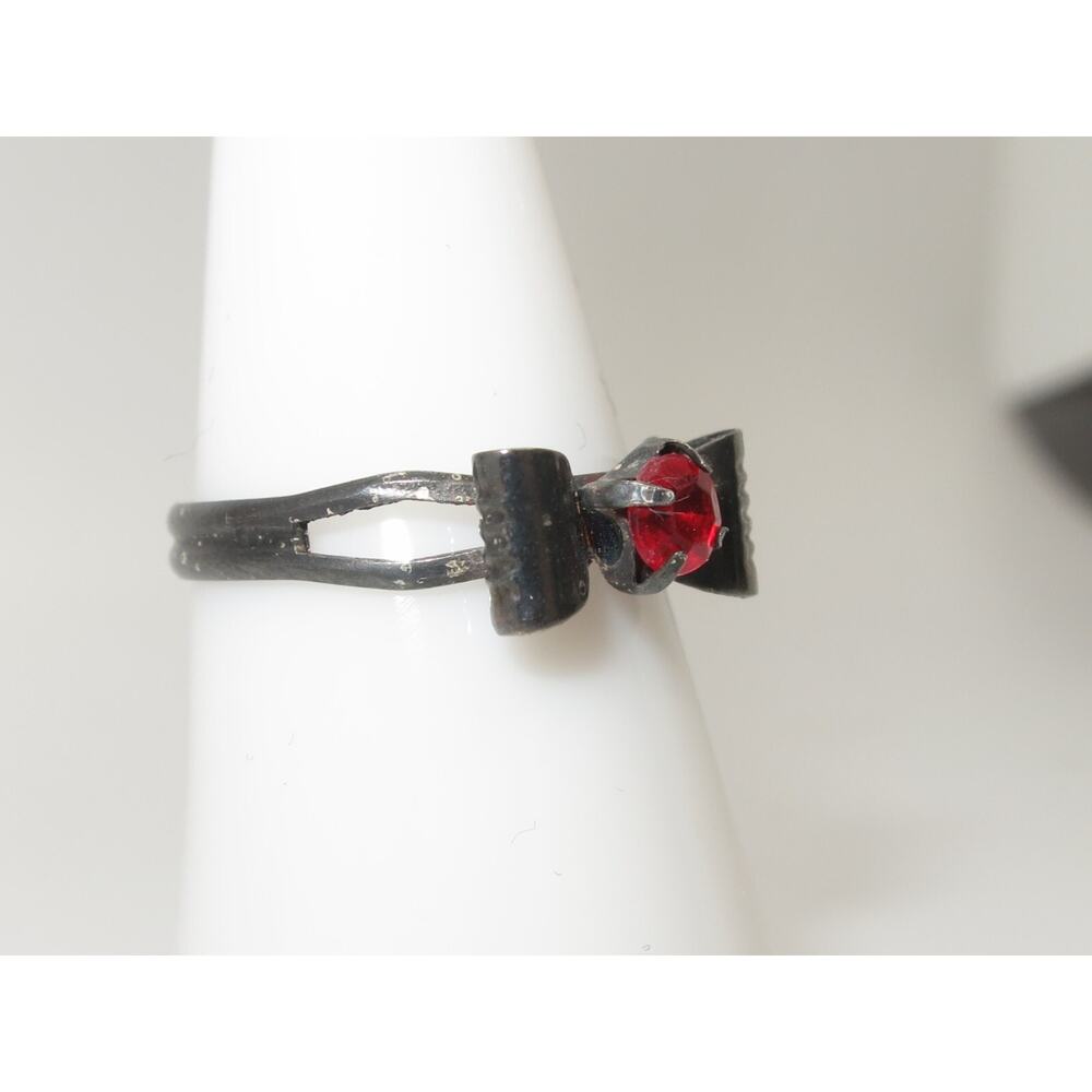 Small Adjustable Vintage Ring Red Stone Bow Shape Size 6 - Picture 7 of 11